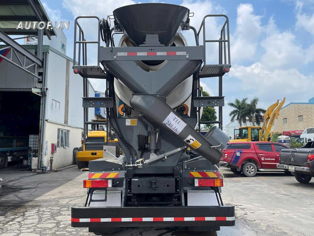 Xe trộn bê tông Chenglong 10 Khối 350Hp Nhập Khẩu